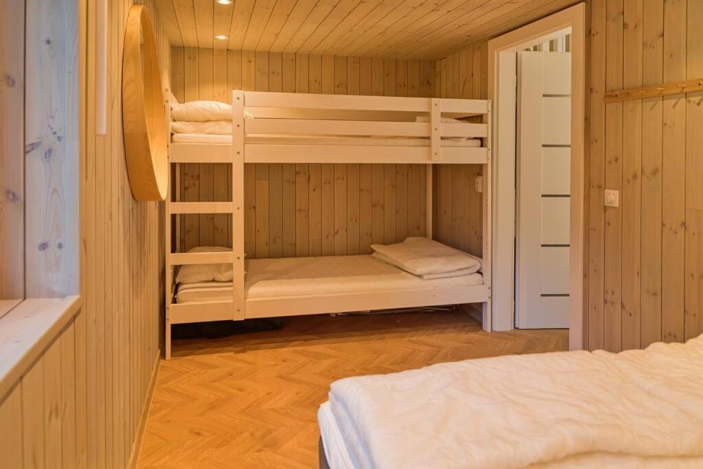 Tretoppen - Ny Moderne Hytte, Unike Finnskogen تورسبي المظهر الخارجي الصورة